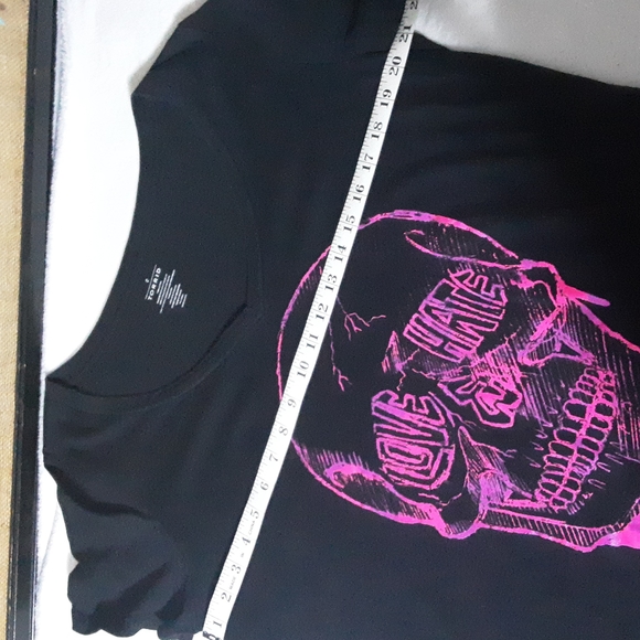 Torrid Love Hate V Neck T Shirt size 2XL - Picture 5 of 7